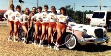 Hawk
        and The Hooter Girls